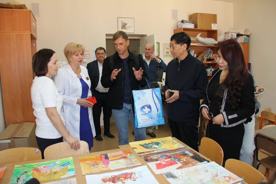 В Реабилитационном центре проводится консультативный прием врачами из Китайской Народной Республики.
