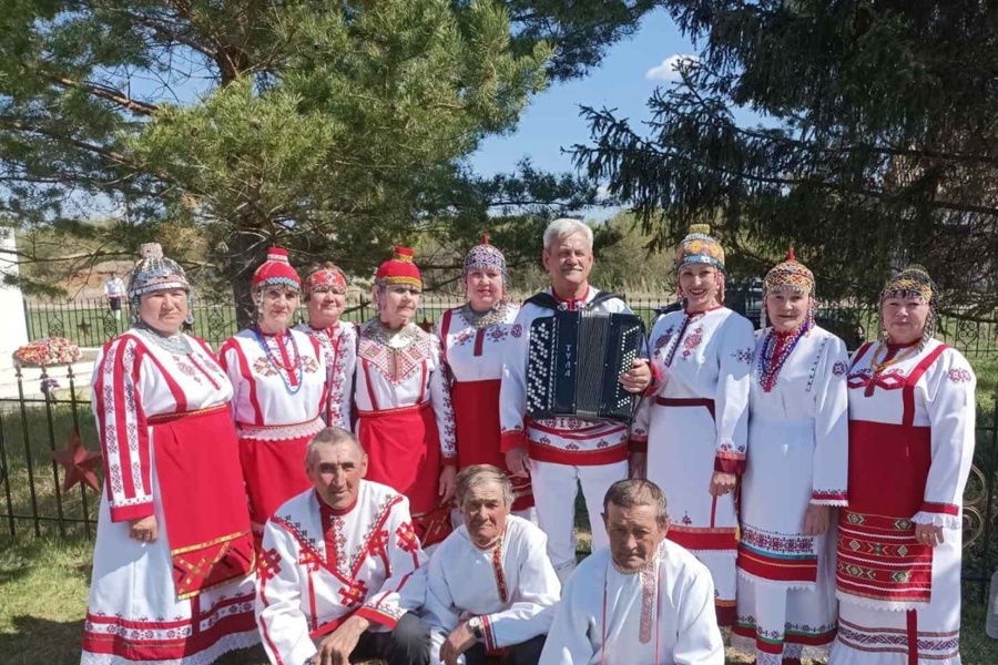 Участник XII Всечувашского праздника «Акатуй» - народный чувашский фольклорный ансамбль «ТĚЛПУЛУ» (Самарская область)