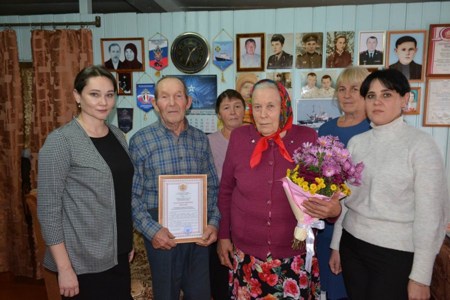 Дмитрий Сержантов: Крепкие семьи, прожившие в браке более 60 лет, являются великим примером преданности, любви и уважения друг к другу. Их совместный путь напоминает нам о силе семейных ценностей и глубине чувства верности, которое преодолевает все трудности времени