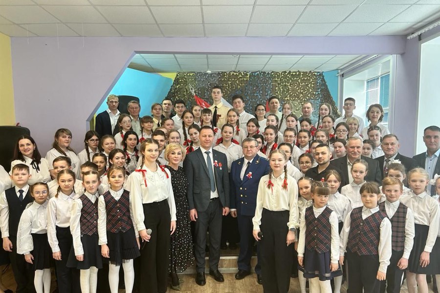 В МБОУ «СОШ №1» г. Шумерля состоялось торжественное мероприятие, посвящённое Дню защитника Отечества