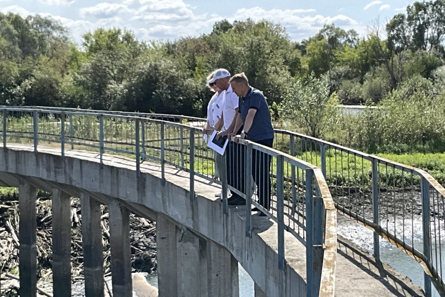 Выбросы вредных веществ в водоемы, загрязнение р. Кубня