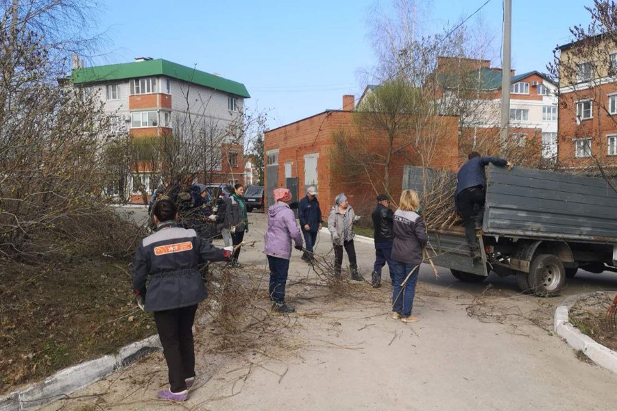 К Первомаю жители г. Чебоксары проводят экологические субботники