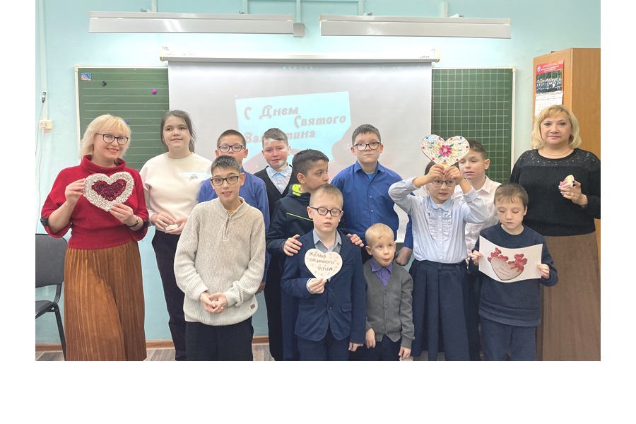 Сотрудники специальной библиотеки имени Льва Толстого провели познавательно-развлекательную программу ко Дню святого Валентина