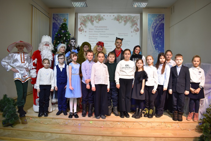 В детской школе искусств №1 г. Шумерля состоялся специальный показ спектакля для семей участников СВО и школьников города