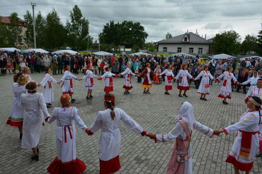 В Вурнарском муниципальном округе прошел праздник песни, труда и спорта «Акатуй»