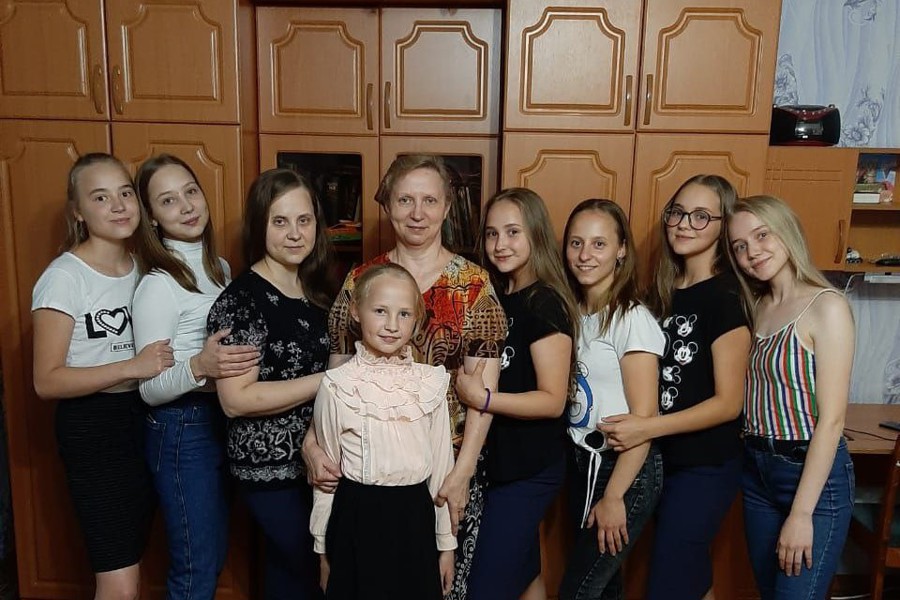 Жительнице Шумерлинского муниципального округа присвоено звания «Мать-героиня»