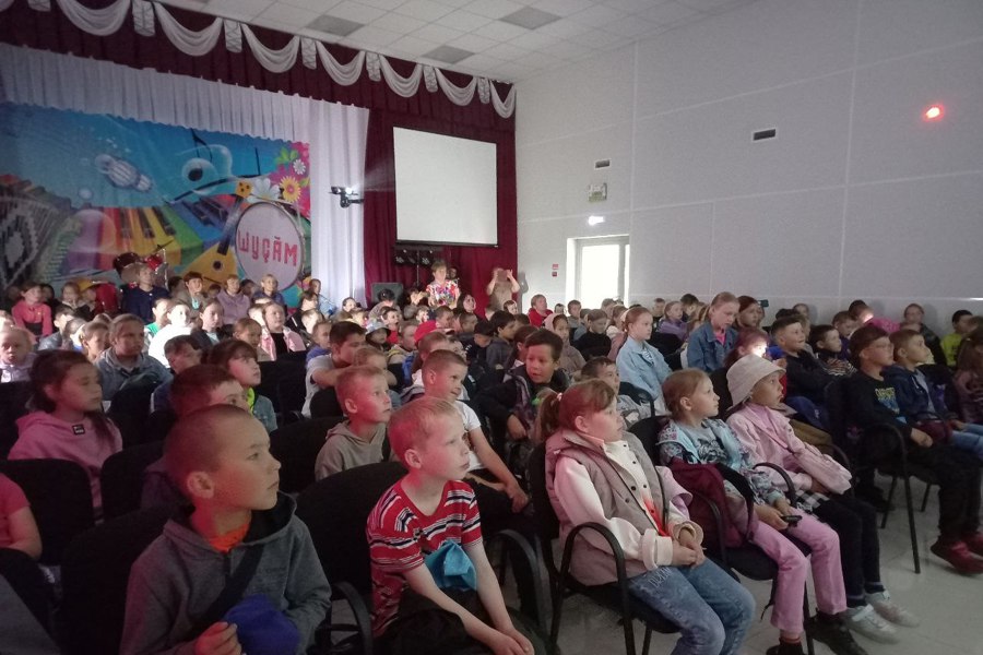 В Тоскаевском МКЦД прошла презентация слайд-фильма «И люди встали как щиты. Гордиться ими вправе ты!»