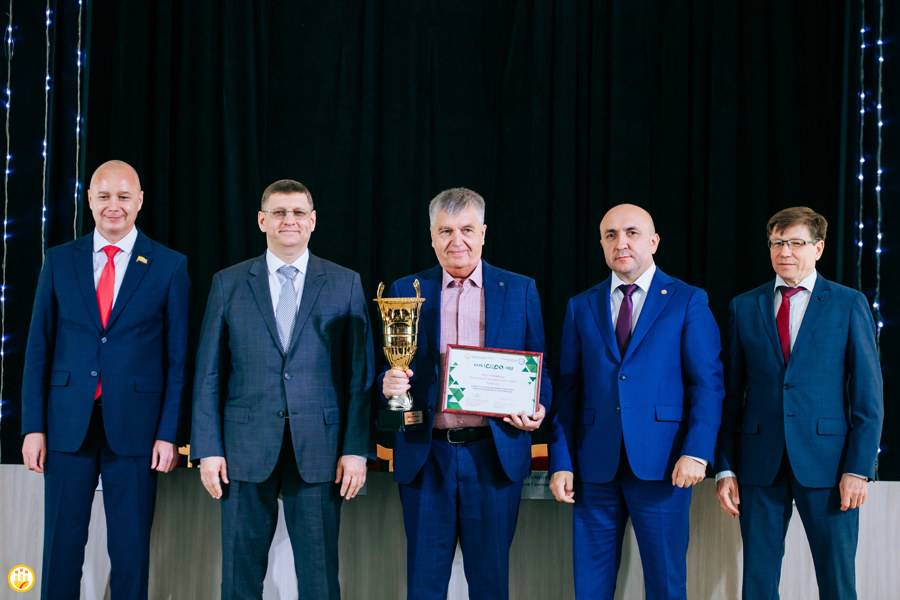 «Клуб «Агро-100»: Кубок победителя и дипломы получили самые эффективные сельхозпредприятия Чувашии
