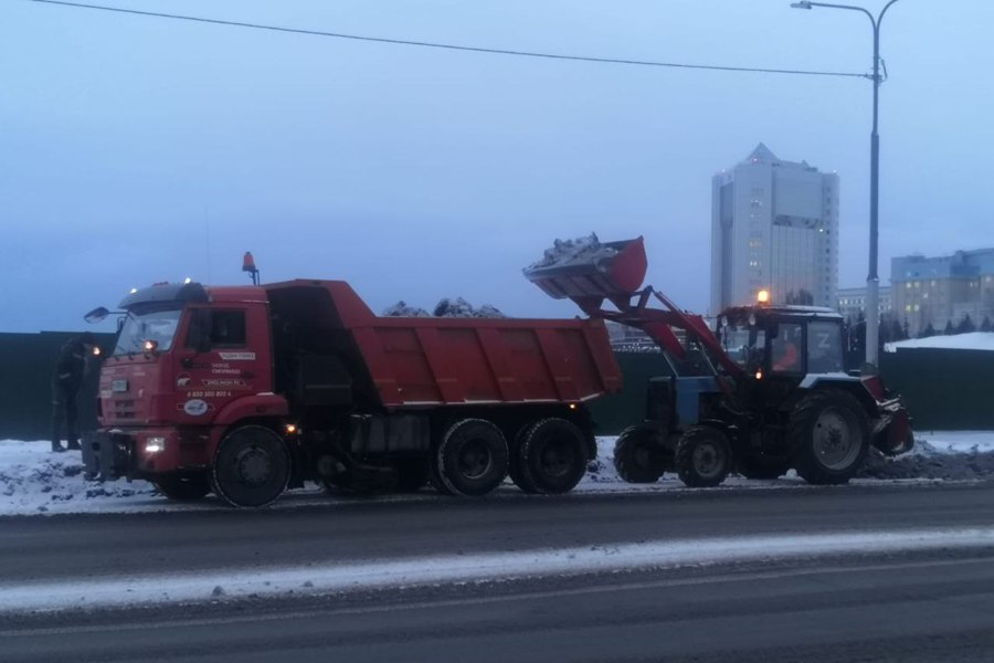 АО «Дорэкс» продолжает  текущие работы по содержанию дорог города