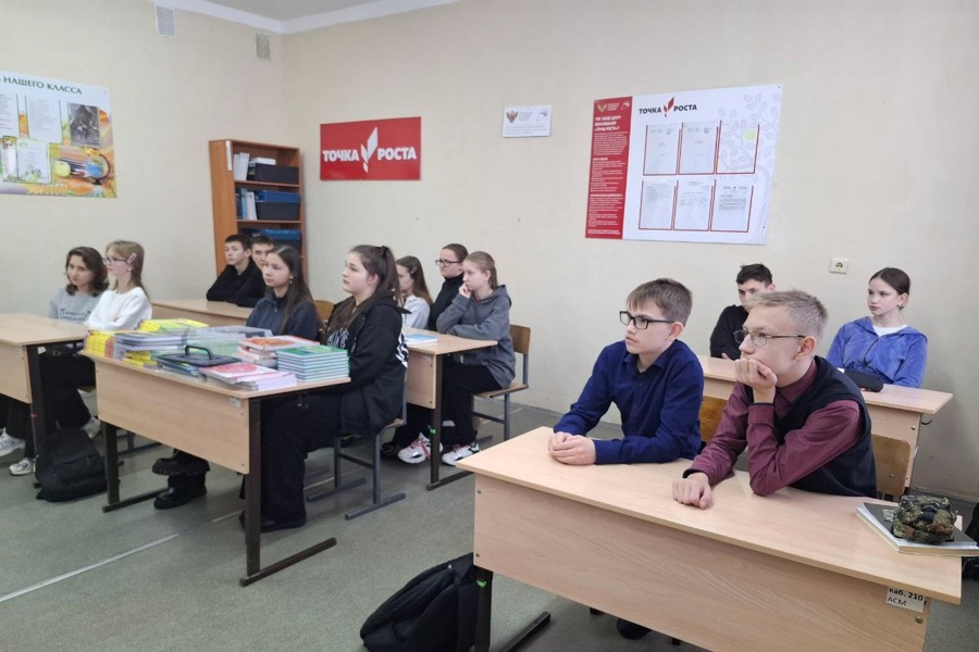 Ели должны жить: лесники встречаются со школьниками