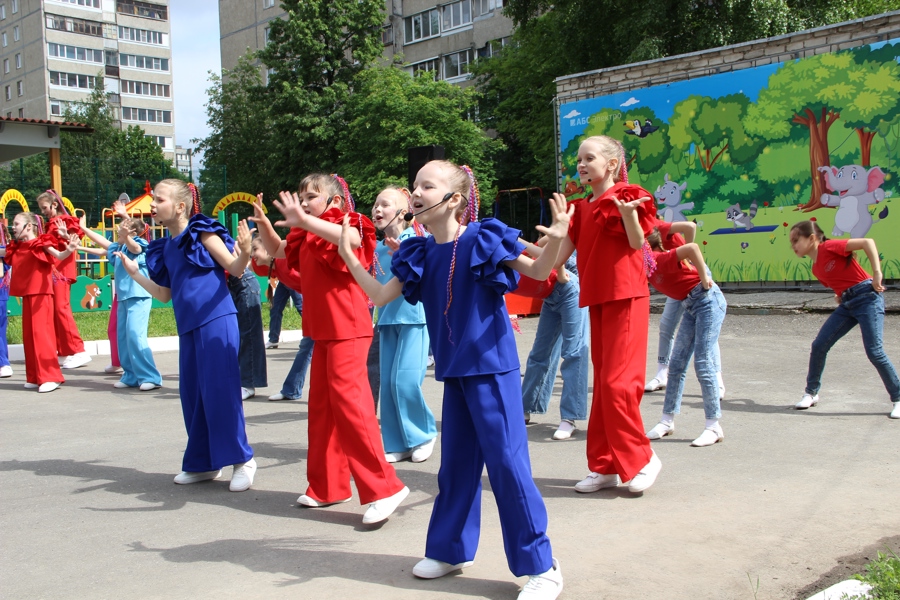 Алена Елизарова: Мир начинается с детства!