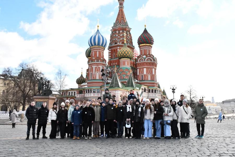 Компания «Август» организовала трехдневную поездку вурнарских школьников в Москву