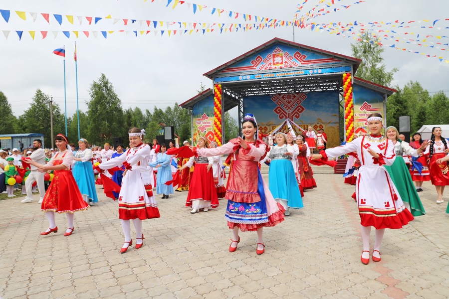 В Яльчикском округе состоялся праздник песни, труда и спорта «Акатуй-2024»