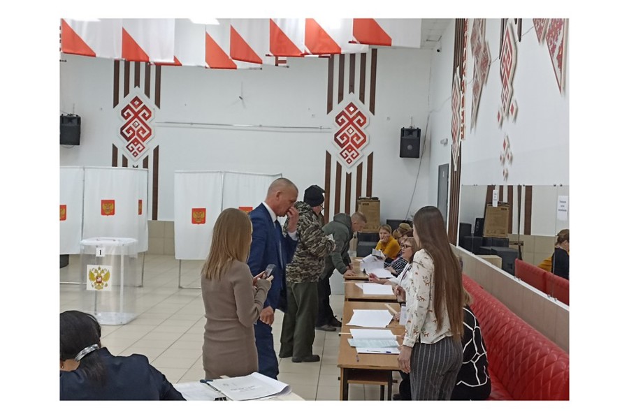 Избирательные участки Цивильского округа встречают первых избирателей