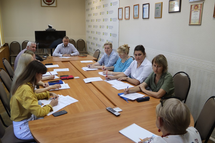 В Новочебоксарске состоялось заседание Межведомственной комиссии по вопросам своевременности и полноты выплаты заработной платы, снижения неформальной занятости