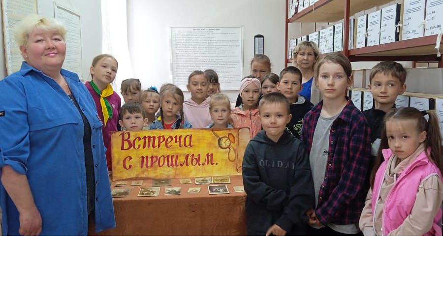 Увлекательная экскурсия по  архиву...