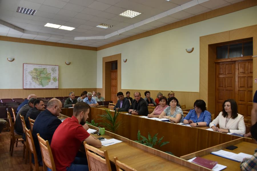 В администрации Алатырского муниципального округа состоялось совещание с начальниками территориальных отделов