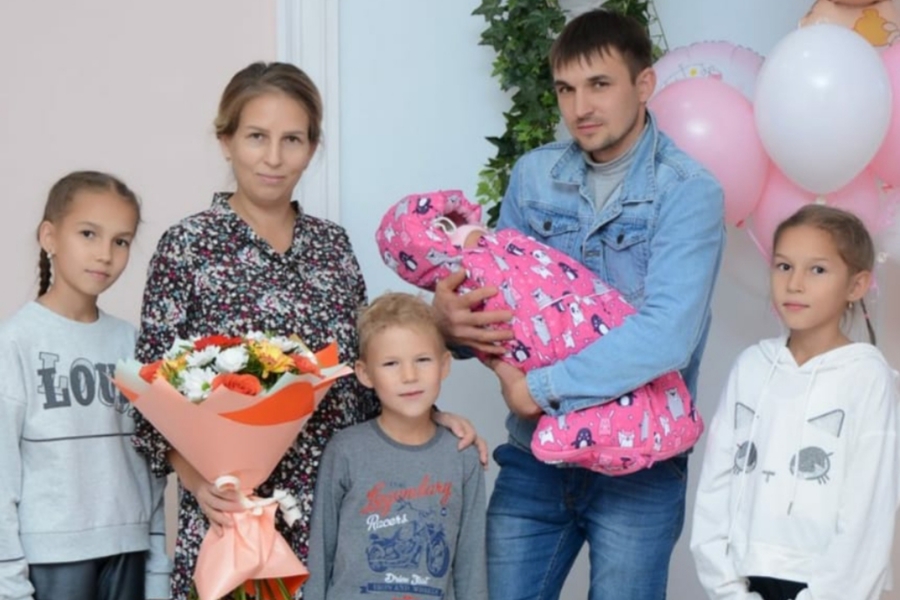 Очередная финансовая поддержка многодетной семьи Кондратьевых Красноармейского муниципального округа
