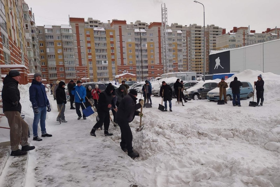 Жители Чебоксар вышли на помощь службам ЖКХ