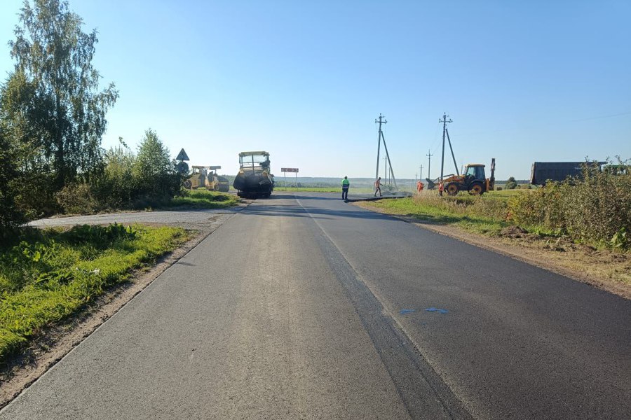 ИП Самаев В. В. завершил укладку асфальта в селе Юваново.