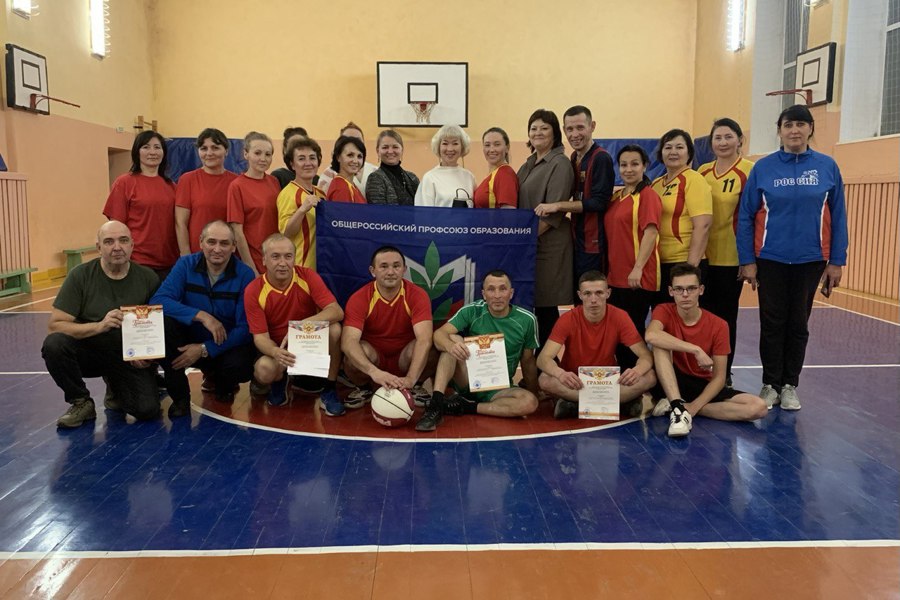 В Шемуршинском муниципальном округе выявили сильнейшие баскетбольные команды общеобразовательных учреждений
