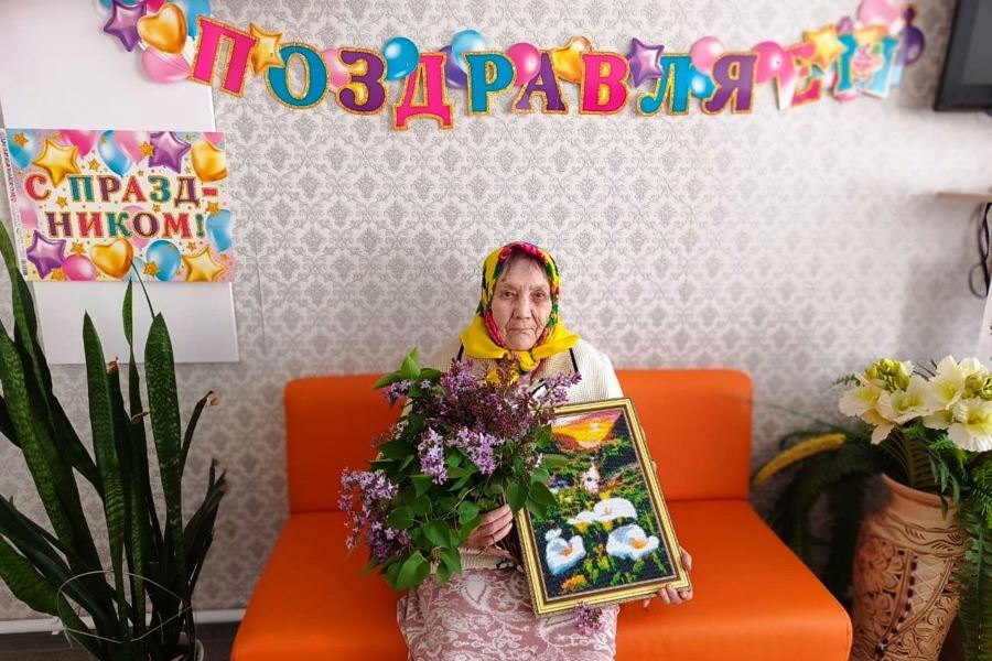 90-летний юбилей получатель социальных услуг Антонина Иванова