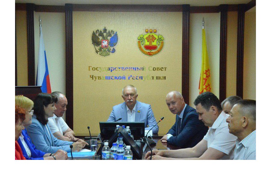 В Госсовете Чувашии состоялась встреча ветеранов Яльчикского муниципального округа с депутатами