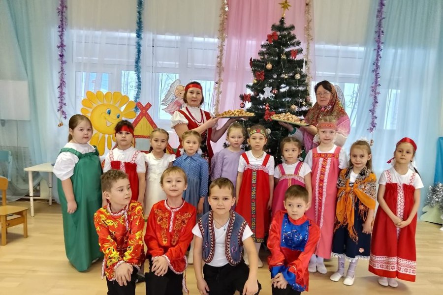 Воспитанники детского сада «Рябинушка» отметили Рождество колядками!