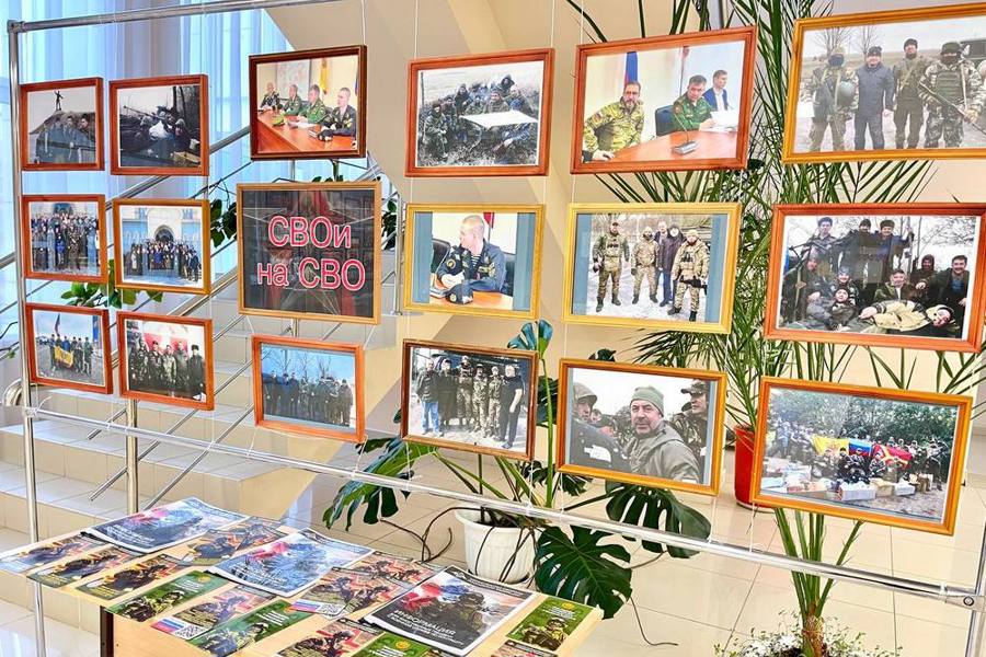 Фотовыставка «СВОИ на СВО» открылась в Доме дружбы народов Чувашской Республики