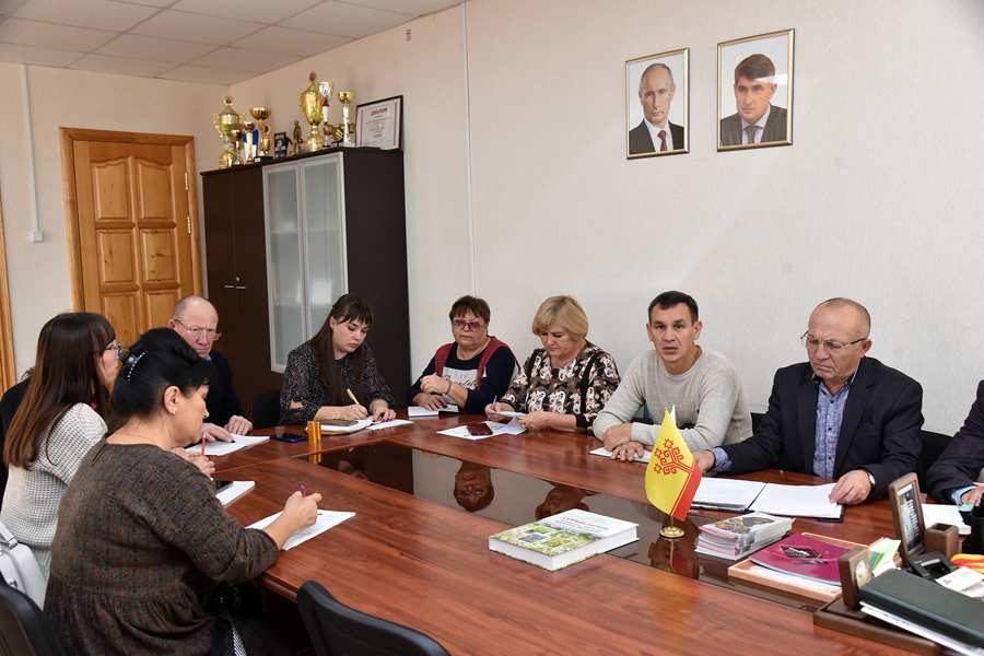 Еженедельное совещание главы Ибресинского округа Игоря Семёнова