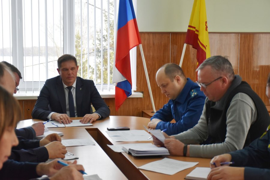 Под председательством главы муниципалитета Алексея Людкова прошло первое заседание Антитеррористической комиссии Козловского муниципального округа в текущем году