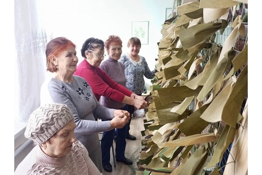 Волонтеры серебряного возраста, неравнодушные граждане вносят свою лепту в общее дело