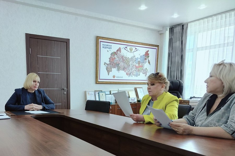 Министр культуры Чувашии Светлана Каликова  встретилась с артистами чувашской эстрады