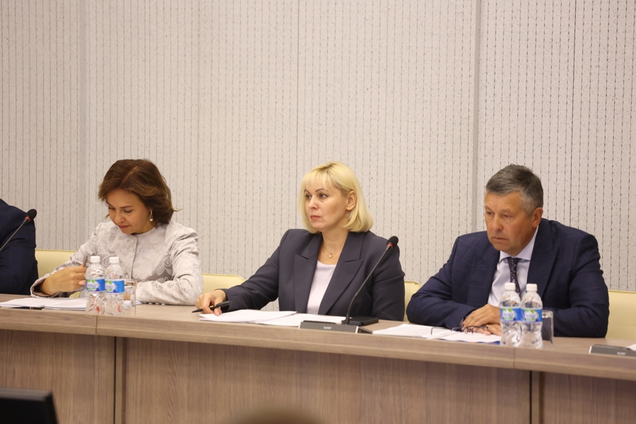 Светлана Каликова подвела итоги творческого сезона государственных театрально-концертных учреждений за 2022-2023 годы