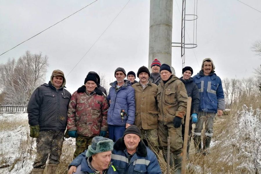 Жители Орининского территориального отдела «подарили» новую «шубу» водобашням