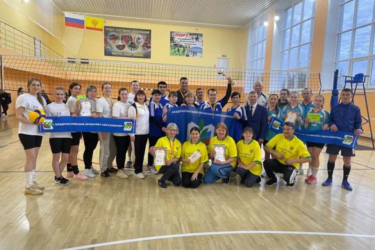 Соревнования по волейболу среди работников образовательных учреждений Урмарского муниципального округа