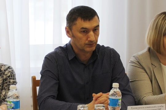 Руководитель клиентской службы Отделения фонда пенсионного и социального страхования Сергей Озяков провел рабочую встречу с сотрудниками администрации Шумерлинского муниципального округа