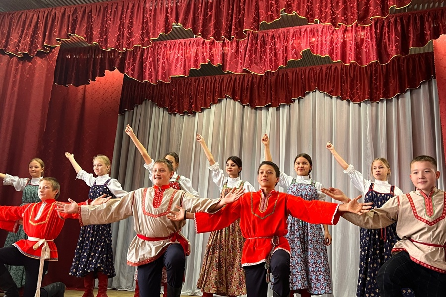 «Главное - не стареть душой!» в селе Климово состоялся праздничный концерт ко Дню пожилых