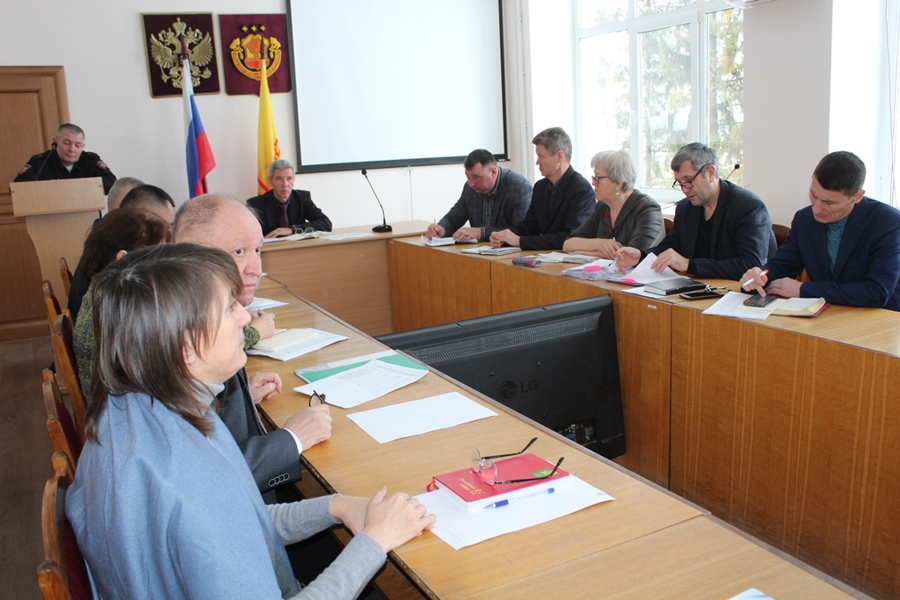 Рабочая неделя в администрации Урмарского муниципального округа началась с расширенного совещания