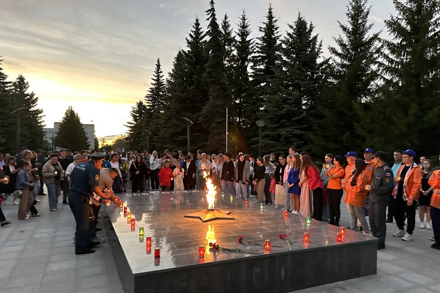 Накануне Дня Памяти и Скорби в городе Канаш прошла акция «Свеча Памяти»