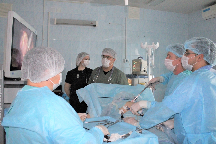Хирурги Больницы скорой медицинской помощи извлекли иглу из печени пациентки