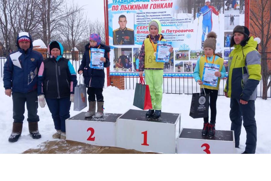 В д. Чубаево прошли лыжные гонки в честь героя СВО В. Сергеева