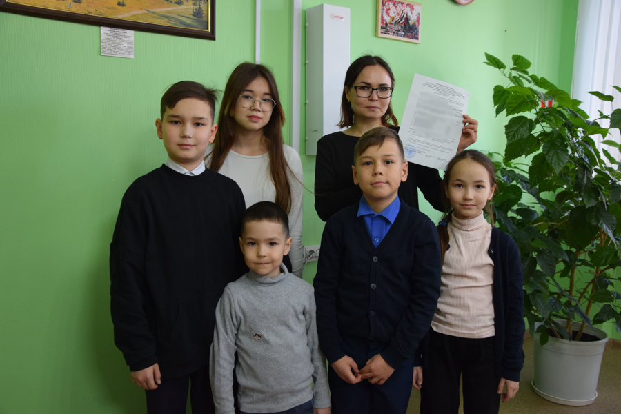 Многодетным семьям г. Чебоксары вручили жилищные сертификаты