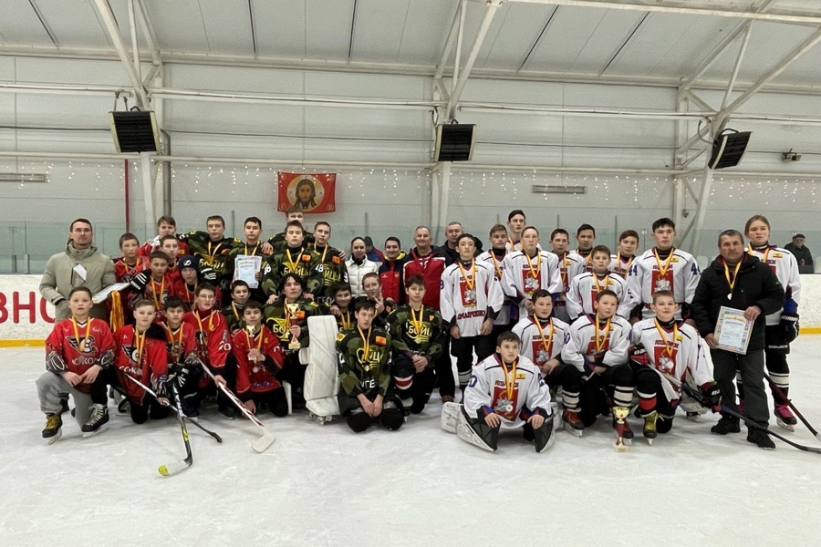 Команда ХК «Бойцы» Победители Республиканских соревнований  юных хоккеистов «Золотая шайба» сезона 2023/2024 в старшей группе 2009-2010 г.р.