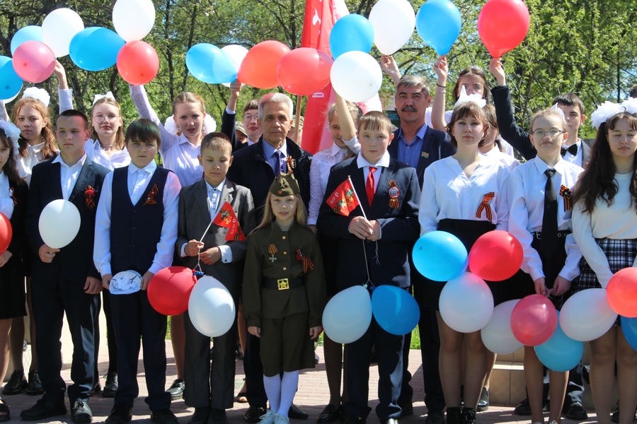 Торжественное мероприятие, посвященное 78-годовщине Победы в Великой Отечественной войне, прошло в Парке Победы д. Шумерля