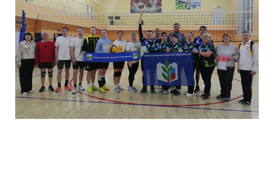 В Урмарском муниципальном округе состоялся традиционный турнир по волейболу среди работников образовательных организаций