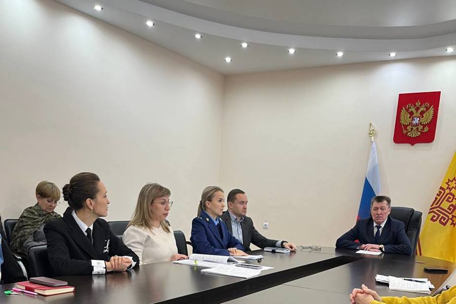 С участием представителя Прокуратуры Калининского района г. Чебоксары проведено семинарское занятие с муниципальными служащими
