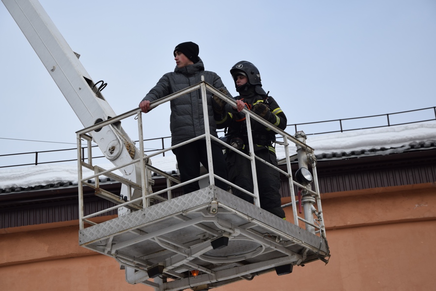 В Чебоксарах прошли пожарно-тактические учения: условный пожар локализован