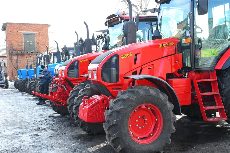 В Батыревском муниципальном округе началась  проверка готовности сельскохозяйственной техники, наличия семенного материала, минеральных удобрений и ГСМ в сельскохозяйственных организациях