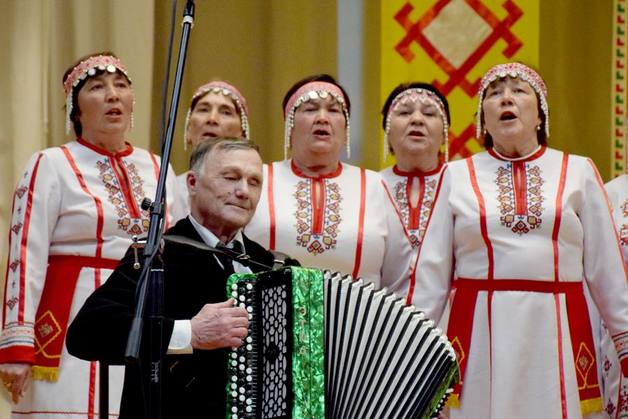 Большим гала-концертом завершился смотр-отчет «Ҫуралнӑ ҫӗршывшӑн чӗремӗр юрлать!»